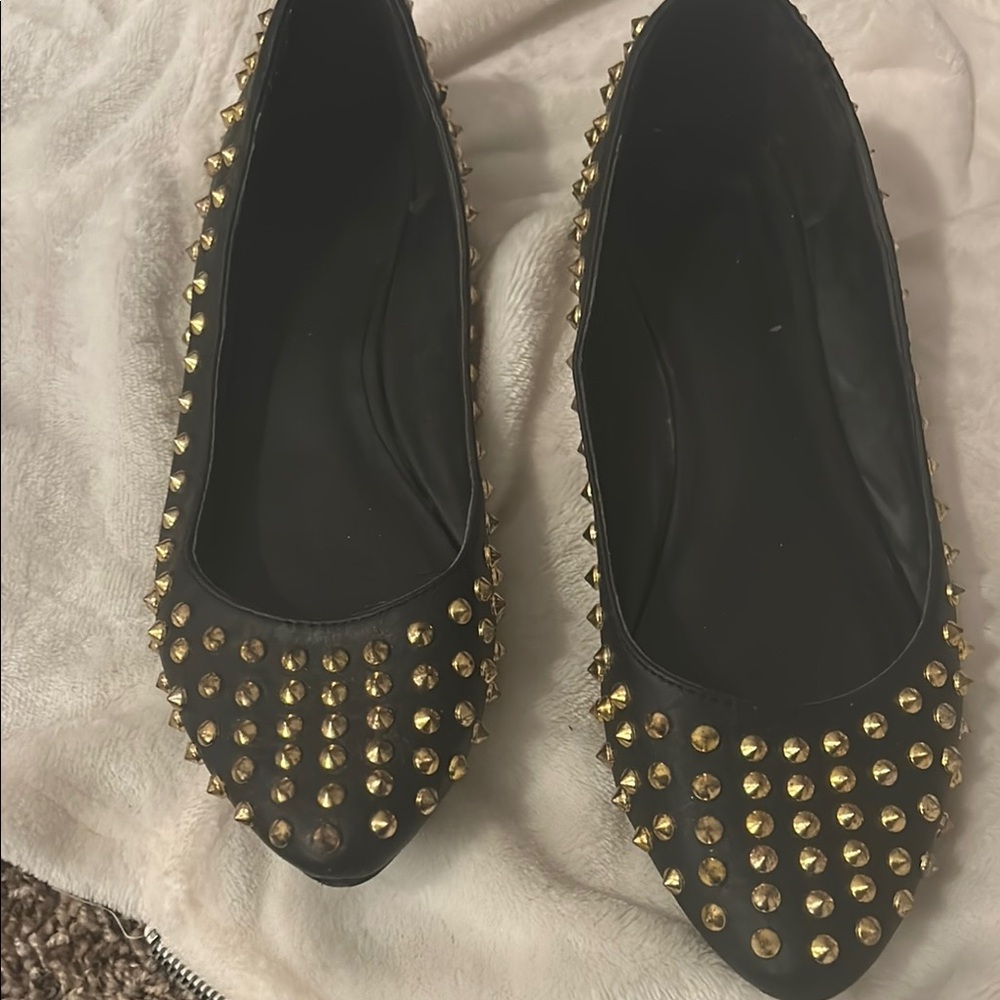 SM New York Black Flats with Gold Studs
